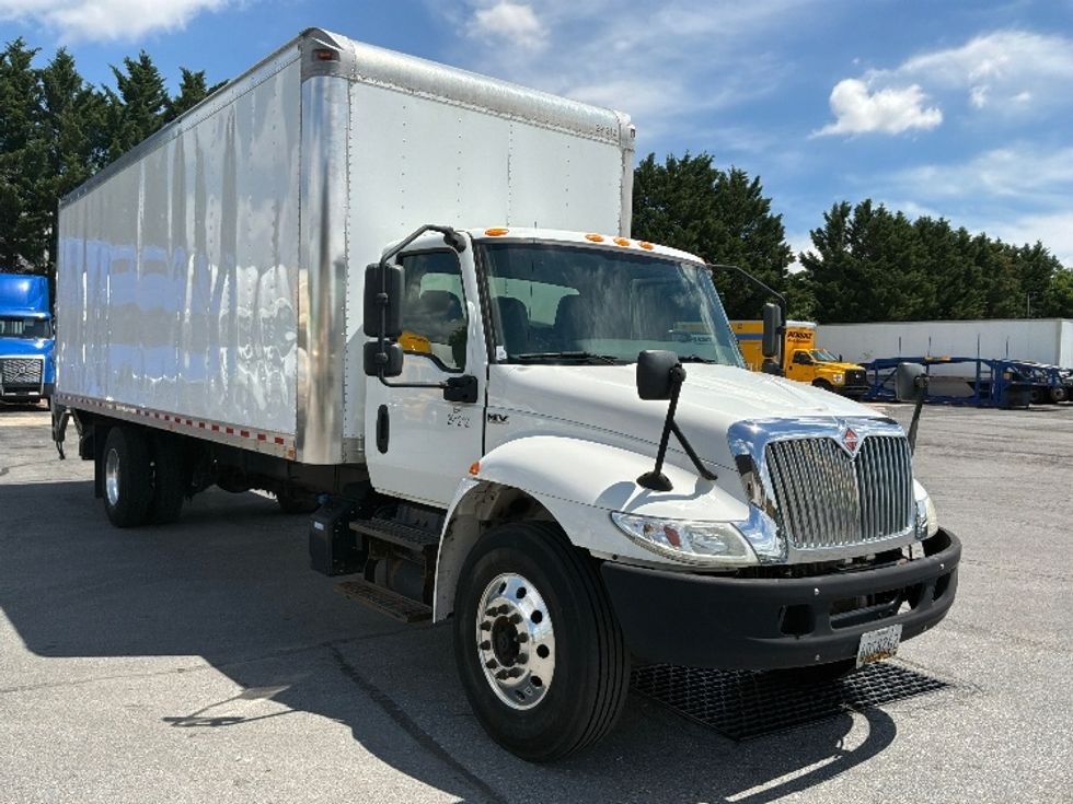 Medium Duty Box Truck-Light and Medium Duty Trucks-International-2020-MV607-Harrisburg-PA-199,589\n\t\tmiles-$ 44,250 - Image 1