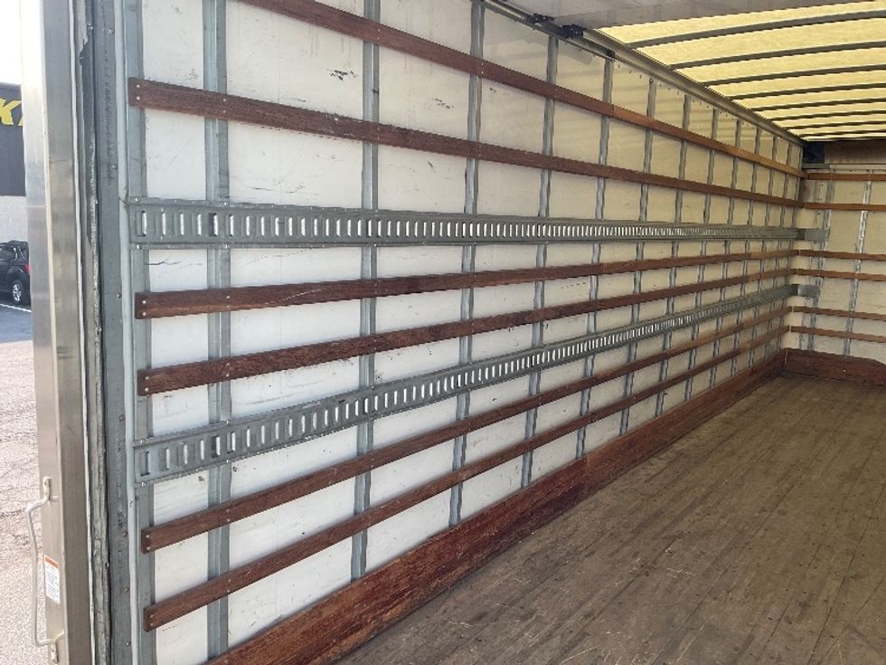 Medium Duty Box Truck-Light and Medium Duty Trucks-International-2020-MV607-Harrisburg-PA-237,192\n\t\tmiles-$ 43,250 - Image 11