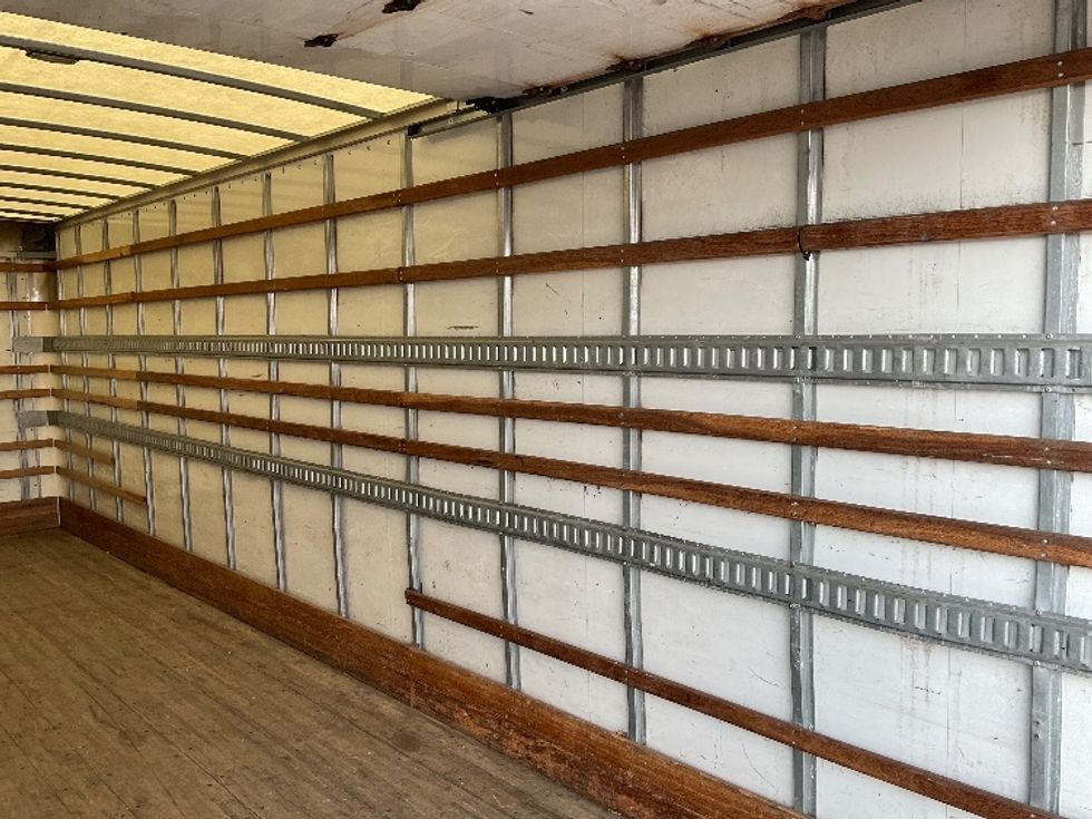 Medium Duty Box Truck-Light and Medium Duty Trucks-International-2020-MV607-Harrisburg-PA-237,192\n\t\tmiles-$ 43,250 - Image 12