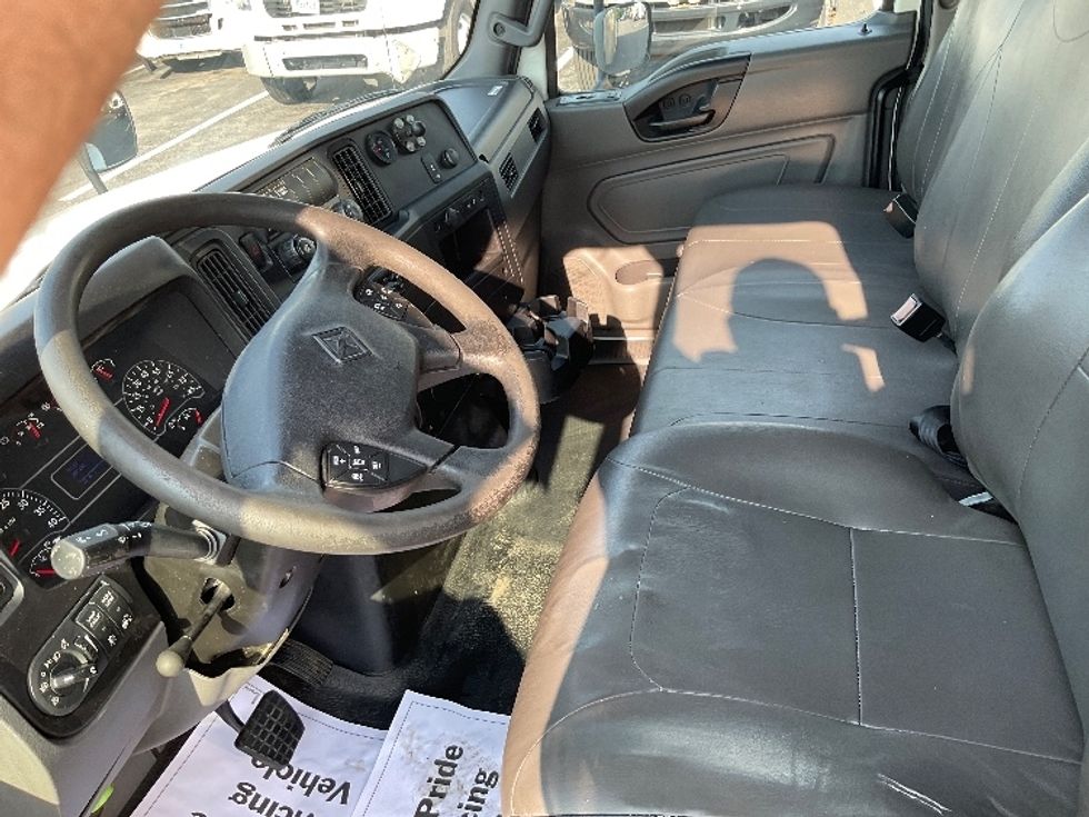 Medium Duty Box Truck-Light and Medium Duty Trucks-International-2020-MV607-Harrisburg-PA-237,192\n\t\tmiles-$ 43,250 - Image 17