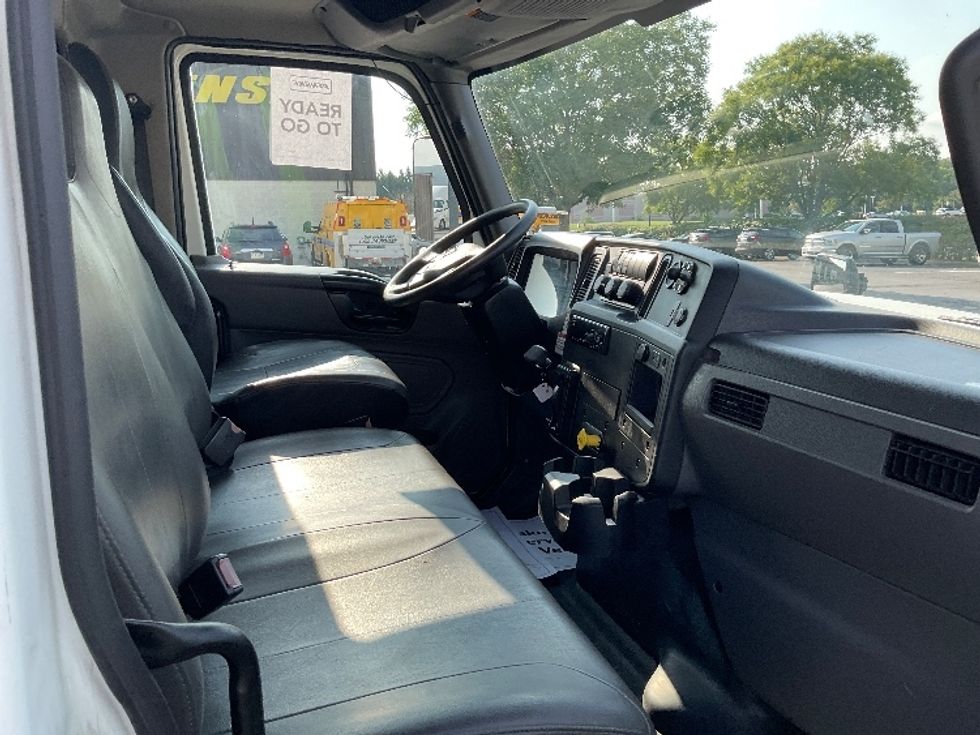 Medium Duty Box Truck-Light and Medium Duty Trucks-International-2020-MV607-Harrisburg-PA-237,192\n\t\tmiles-$ 43,250 - Image 22