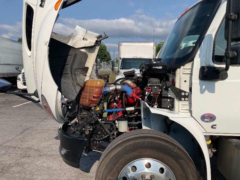 Medium Duty Box Truck-Light and Medium Duty Trucks-International-2020-MV607-Harrisburg-PA-237,192\n\t\tmiles-$ 43,250 - Image 24