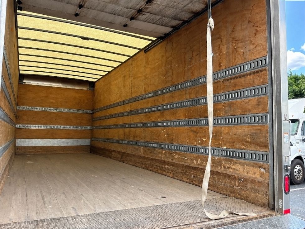 Medium Duty Box Truck-Light and Medium Duty Trucks-International-2020-MV607-Harrisburg-PA-242,438\n\t\tmiles-$ 42,000 - Image 11