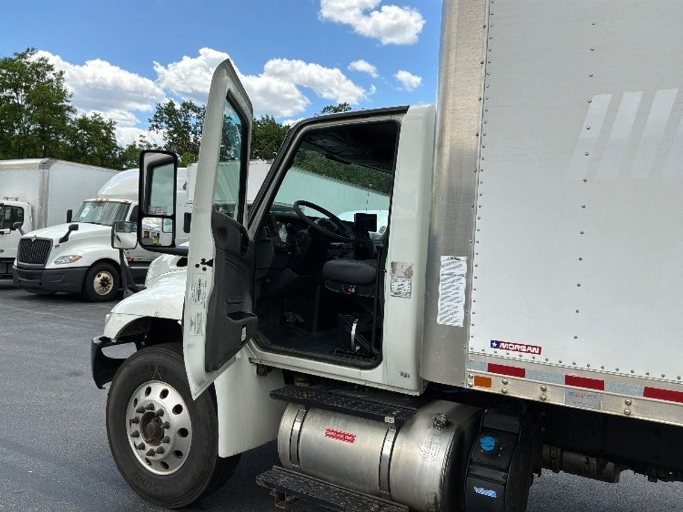 Medium Duty Box Truck-Light and Medium Duty Trucks-International-2020-MV607-Harrisburg-PA-242,438\n\t\tmiles-$ 42,000 - Image 16