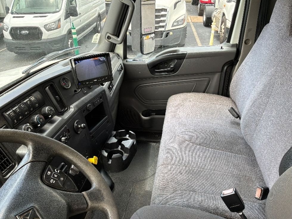 Medium Duty Box Truck-Light and Medium Duty Trucks-International-2020-MV607-Harrisburg-PA-242,438\n\t\tmiles-$ 42,000 - Image 19