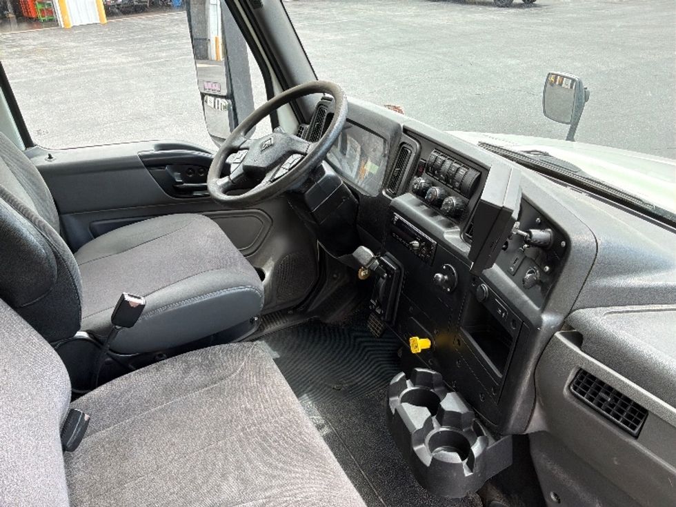 Medium Duty Box Truck-Light and Medium Duty Trucks-International-2020-MV607-Harrisburg-PA-242,438\n\t\tmiles-$ 42,000 - Image 22