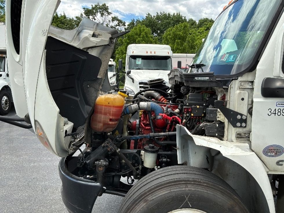 Medium Duty Box Truck-Light and Medium Duty Trucks-International-2020-MV607-Harrisburg-PA-242,438\n\t\tmiles-$ 42,000 - Image 24