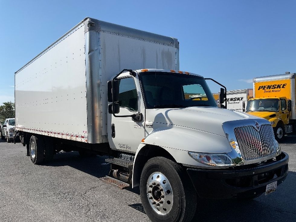 Medium Duty Box Truck-Light and Medium Duty Trucks-International-2020-MV607-Harrisburg-PA-25,298\n\t\tmiles-$ 68,250 - Image 1