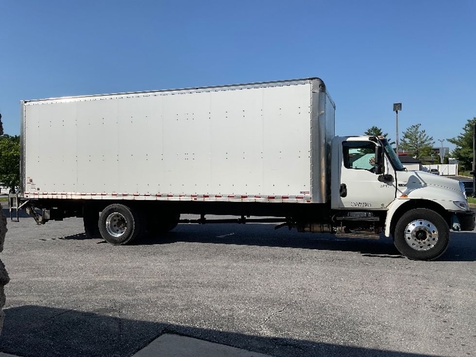 Medium Duty Box Truck-Light and Medium Duty Trucks-International-2020-MV607-Harrisburg-PA-25,298\n\t\tmiles-$ 68,250 - Image 15