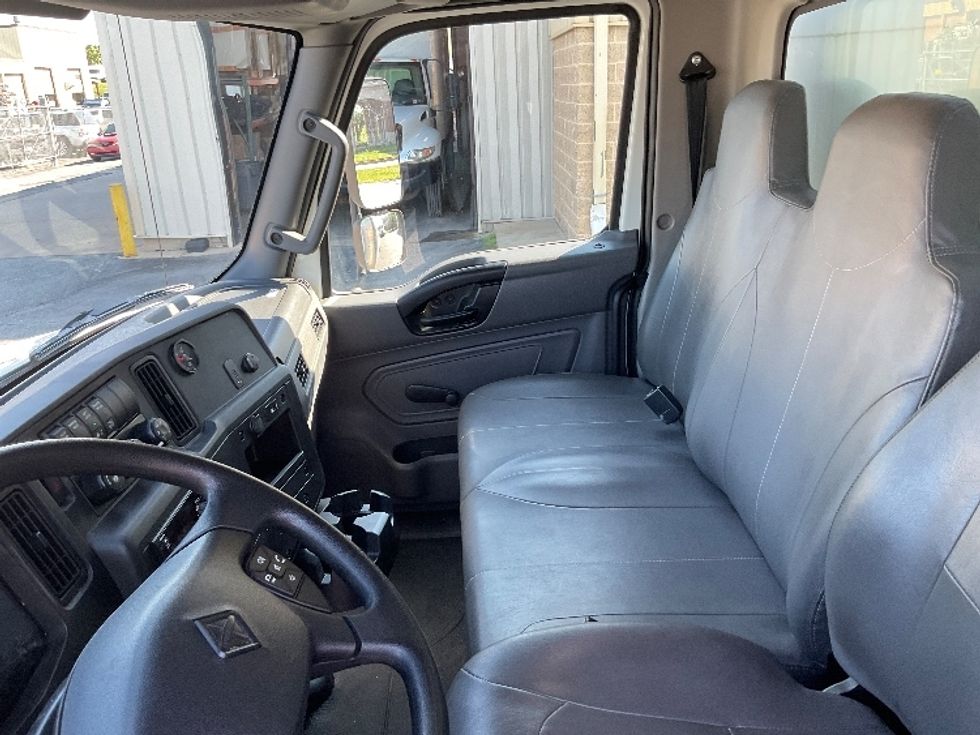 Medium Duty Box Truck-Light and Medium Duty Trucks-International-2020-MV607-Harrisburg-PA-25,298\n\t\tmiles-$ 68,250 - Image 19