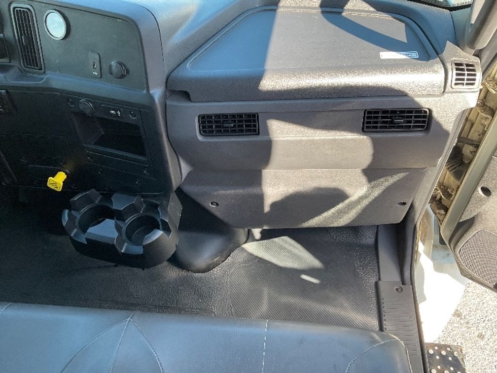 Medium Duty Box Truck-Light and Medium Duty Trucks-International-2020-MV607-Harrisburg-PA-25,298\n\t\tmiles-$ 68,250 - Image 21
