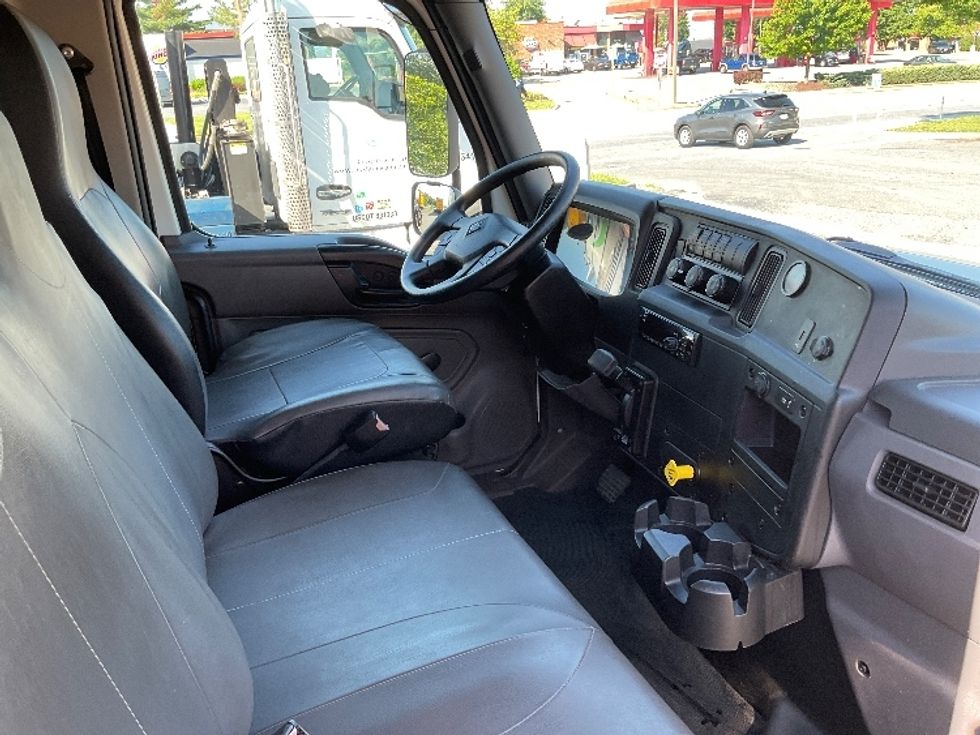 Medium Duty Box Truck-Light and Medium Duty Trucks-International-2020-MV607-Harrisburg-PA-25,298\n\t\tmiles-$ 68,250 - Image 22