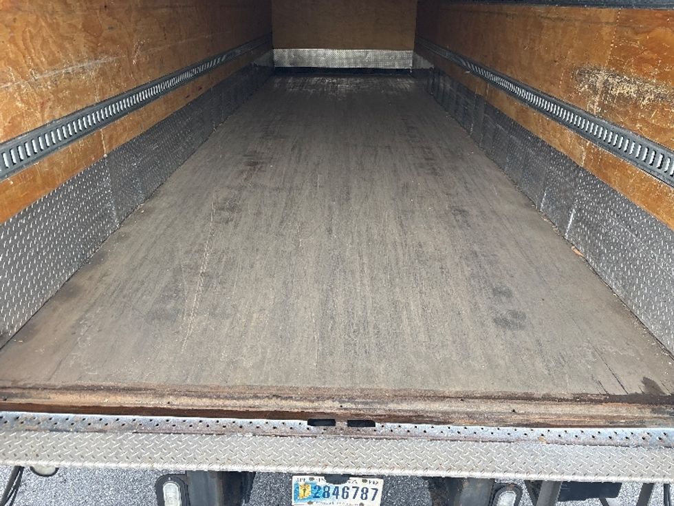 Medium Duty Box Truck-Light and Medium Duty Trucks-International-2020-MV607-Harrisburg-PA-299,665\n\t\tmiles-$ 34,750 - Image 10