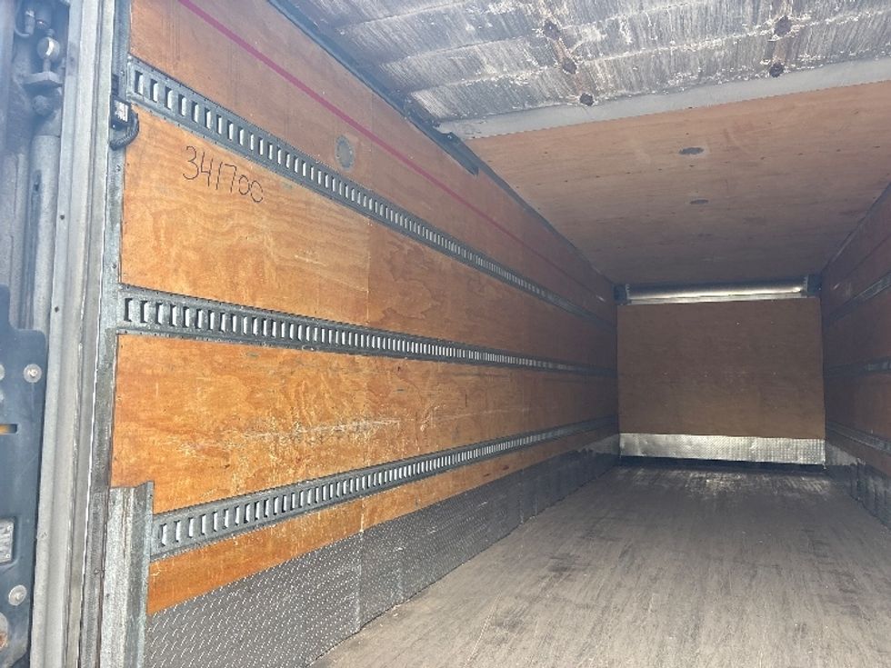 Medium Duty Box Truck-Light and Medium Duty Trucks-International-2020-MV607-Harrisburg-PA-299,665\n\t\tmiles-$ 34,750 - Image 11