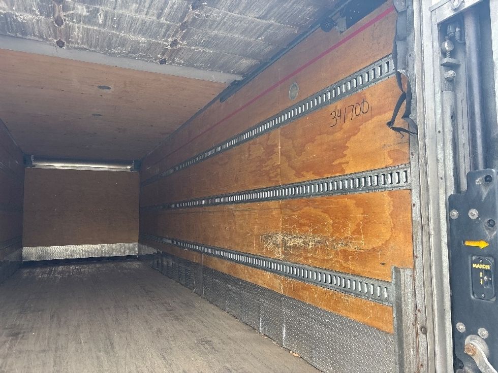 Medium Duty Box Truck-Light and Medium Duty Trucks-International-2020-MV607-Harrisburg-PA-299,665\n\t\tmiles-$ 34,750 - Image 12