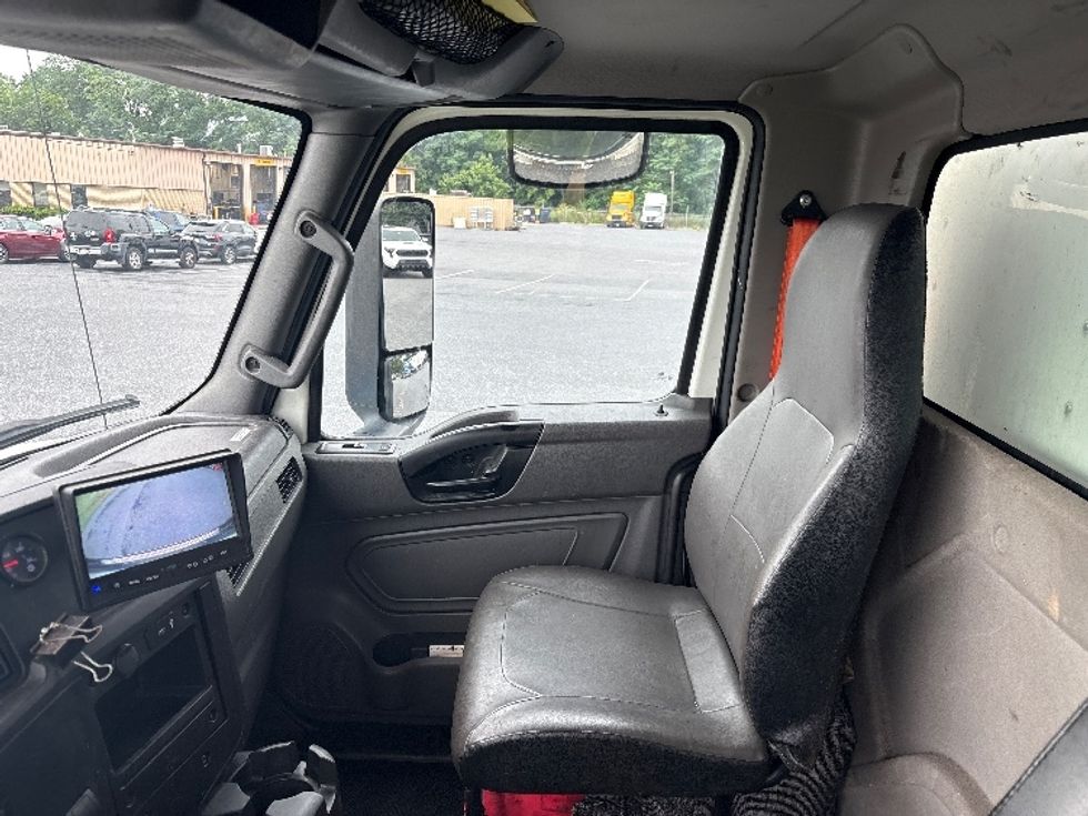 Medium Duty Box Truck-Light and Medium Duty Trucks-International-2020-MV607-Harrisburg-PA-299,665\n\t\tmiles-$ 34,750 - Image 19