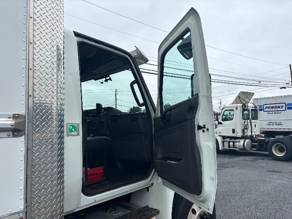 Medium Duty Box Truck-Light and Medium Duty Trucks-International-2020-MV607-Harrisburg-PA-299,665\n\t\tmiles-$ 34,750 - Image 20