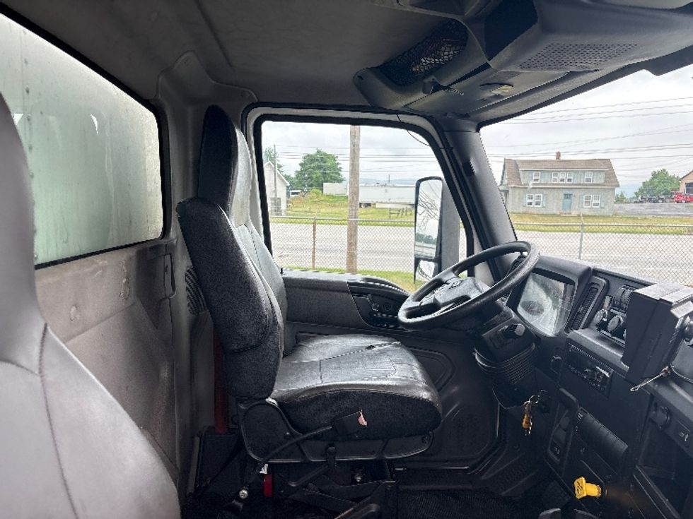 Medium Duty Box Truck-Light and Medium Duty Trucks-International-2020-MV607-Harrisburg-PA-299,665\n\t\tmiles-$ 34,750 - Image 22