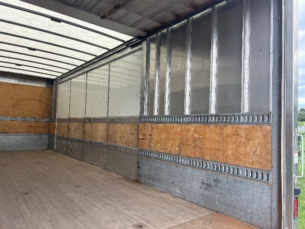 Medium Duty Box Truck-Light and Medium Duty Trucks-International-2020-MV607-Harrisburg-PA-304,160\n\t\tmiles-$ 34,500 - Image 12