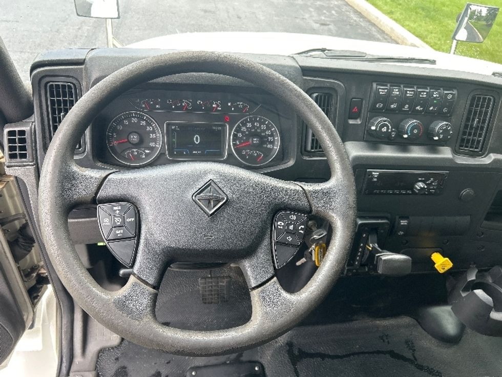 Medium Duty Box Truck-Light and Medium Duty Trucks-International-2020-MV607-Harrisburg-PA-304,160\n\t\tmiles-$ 34,500 - Image 18