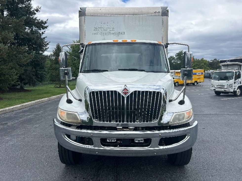 Medium Duty Box Truck-Light and Medium Duty Trucks-International-2020-MV607-Harrisburg-PA-304,160\n\t\tmiles-$ 34,500 - Image 2