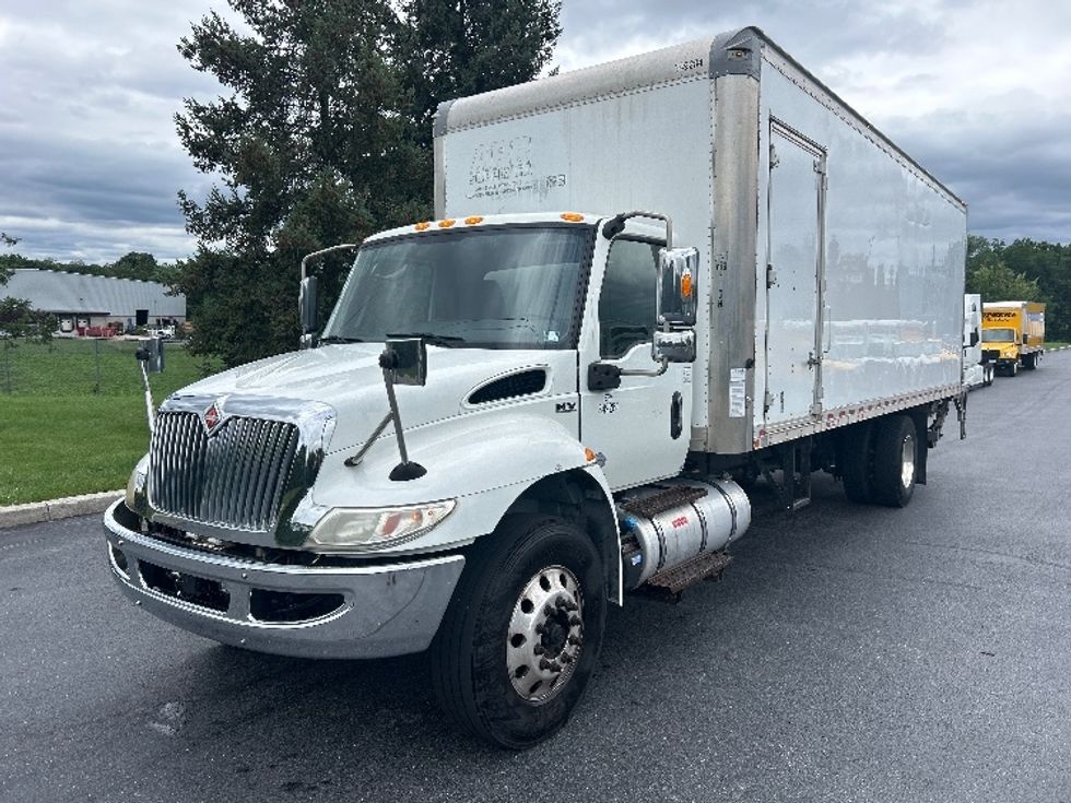Medium Duty Box Truck-Light and Medium Duty Trucks-International-2020-MV607-Harrisburg-PA-304,160\n\t\tmiles-$ 34,500 - Image 3