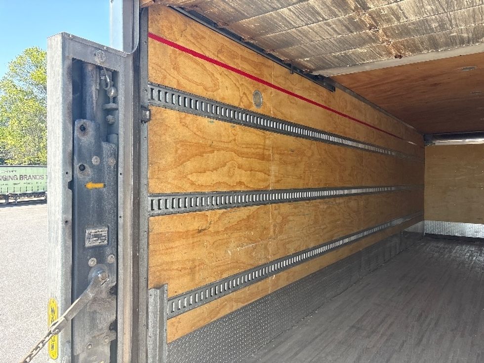 Medium Duty Box Truck-Light and Medium Duty Trucks-International-2020-MV607-Harrisburg-PA-338,162\n\t\tmiles-$ 30,250 - Image 11