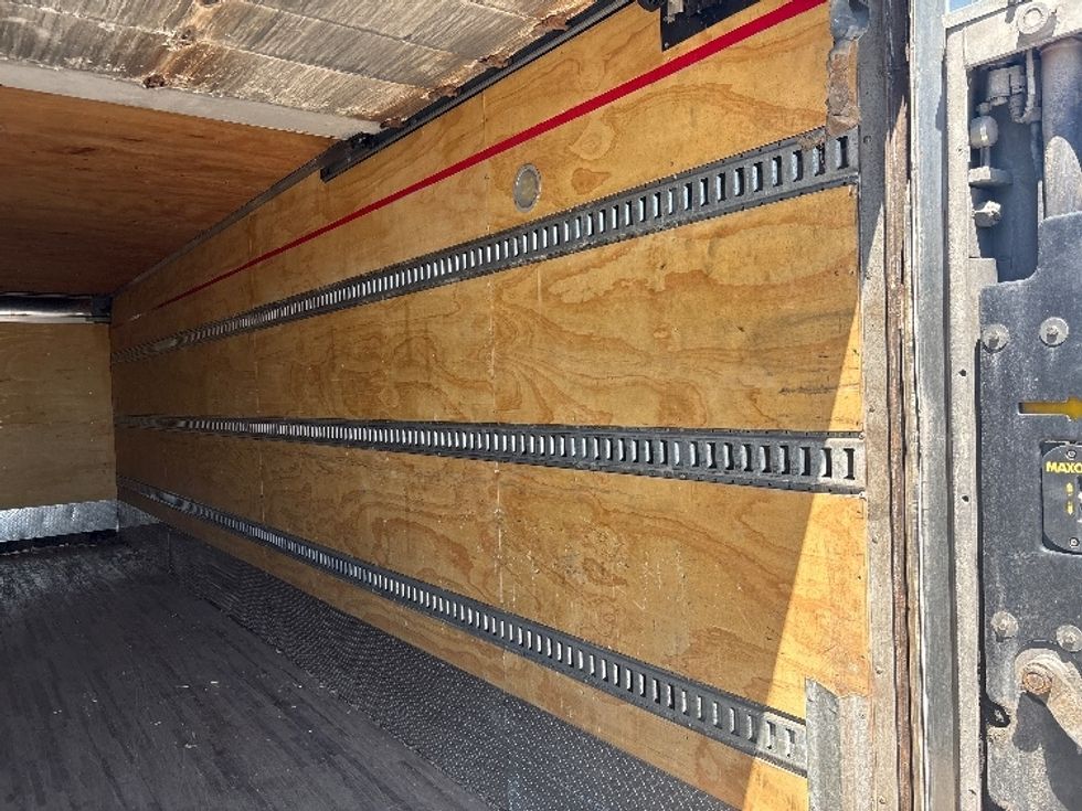 Medium Duty Box Truck-Light and Medium Duty Trucks-International-2020-MV607-Harrisburg-PA-338,162\n\t\tmiles-$ 30,250 - Image 12