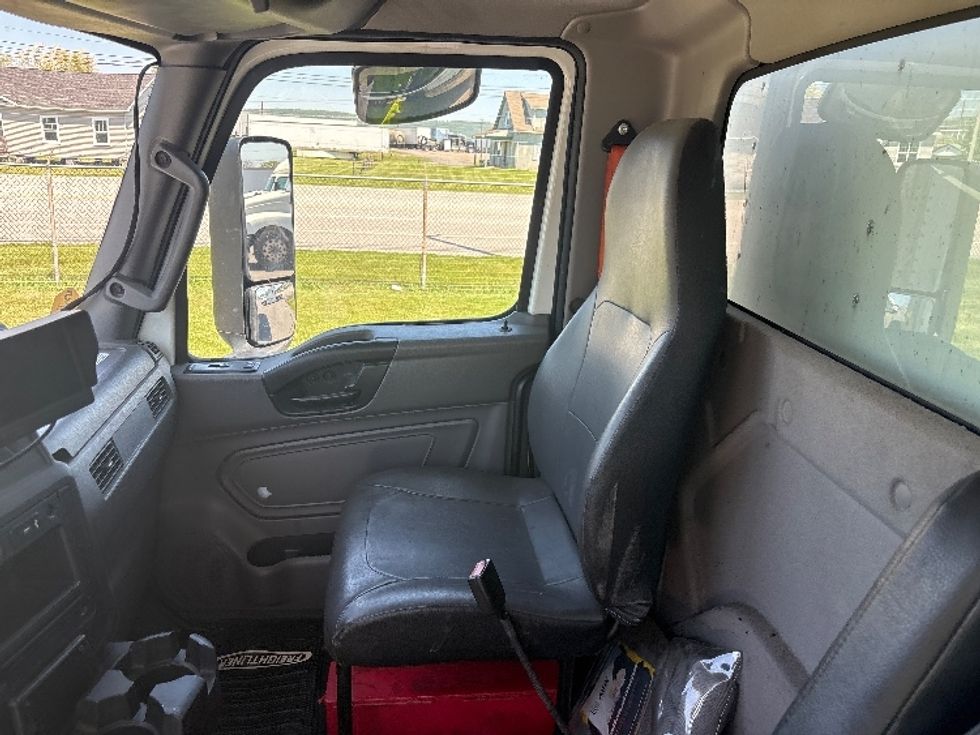 Medium Duty Box Truck-Light and Medium Duty Trucks-International-2020-MV607-Harrisburg-PA-338,162\n\t\tmiles-$ 30,250 - Image 19