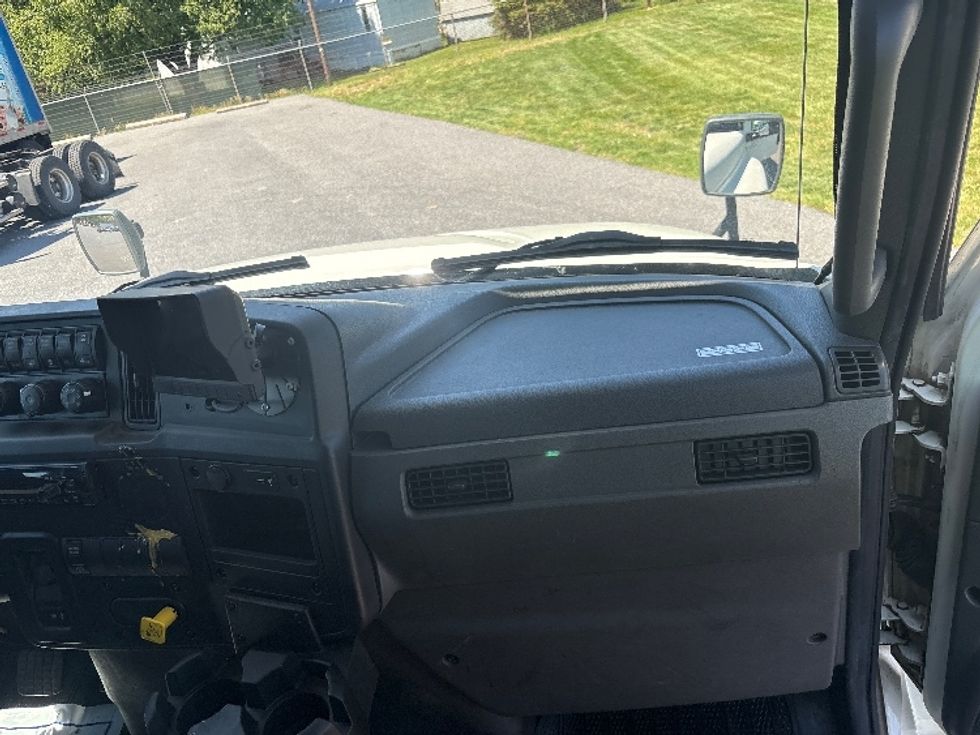 Medium Duty Box Truck-Light and Medium Duty Trucks-International-2020-MV607-Harrisburg-PA-338,162\n\t\tmiles-$ 30,250 - Image 20