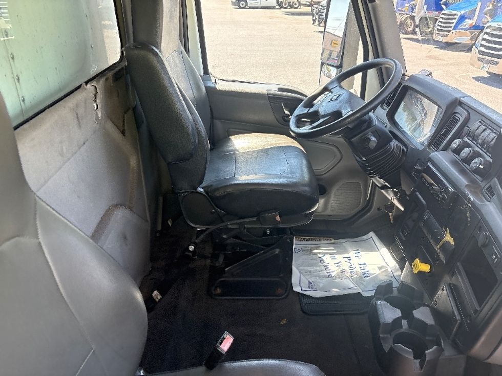 Medium Duty Box Truck-Light and Medium Duty Trucks-International-2020-MV607-Harrisburg-PA-338,162\n\t\tmiles-$ 30,250 - Image 21
