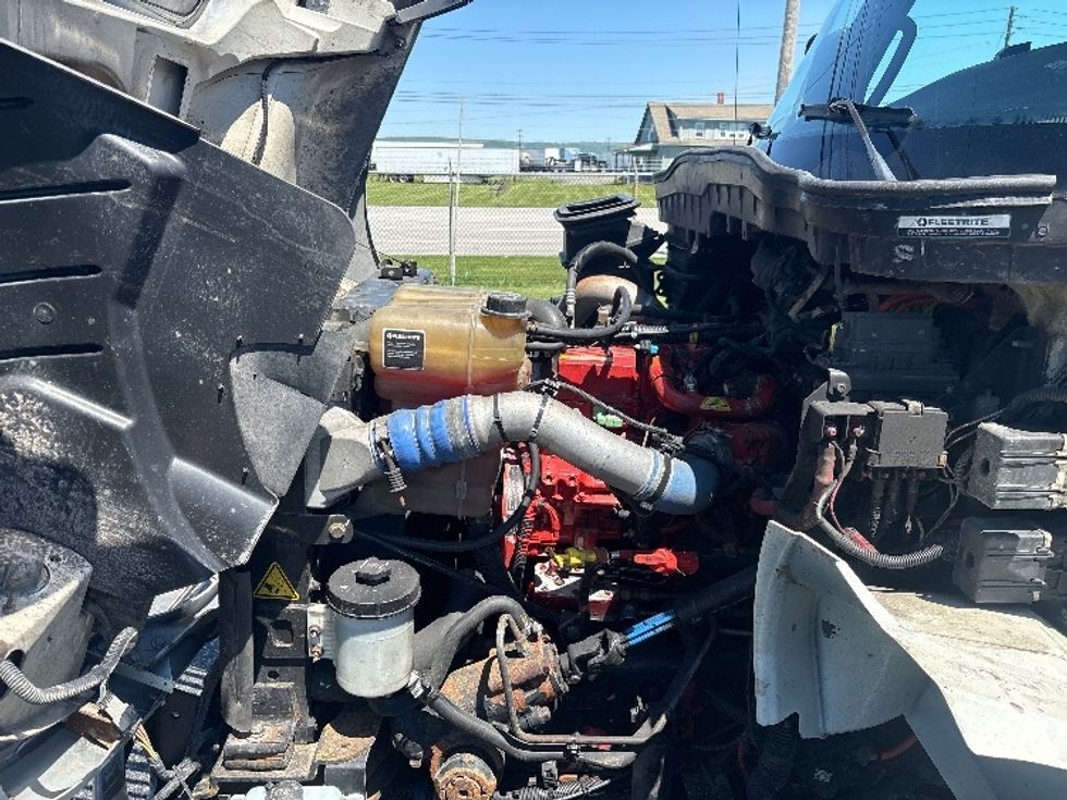 Medium Duty Box Truck-Light and Medium Duty Trucks-International-2020-MV607-Harrisburg-PA-338,162\n\t\tmiles-$ 30,250 - Image 23