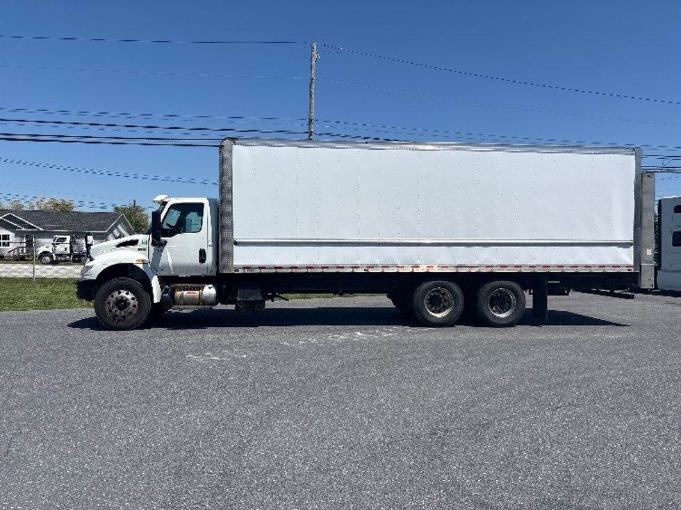 Medium Duty Box Truck-Light and Medium Duty Trucks-International-2020-MV607-Harrisburg-PA-338,162\n\t\tmiles-$ 30,250 - Image 4