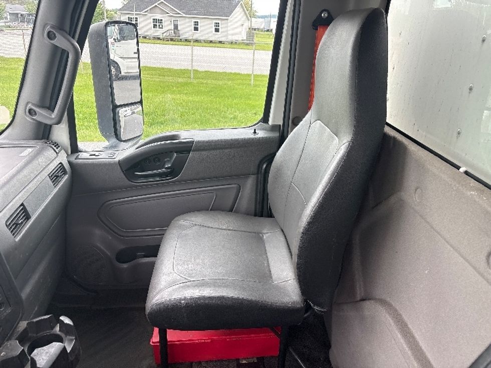 Medium Duty Box Truck-Light and Medium Duty Trucks-International-2020-MV607-Harrisburg-PA-342,088\n\t\tmiles-$ 30,000 - Image 19