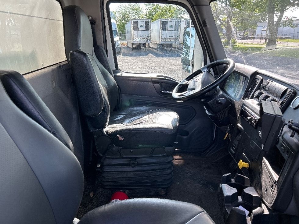 Medium Duty Box Truck-Light and Medium Duty Trucks-International-2020-MV607-Harrisburg-PA-342,455\n\t\tmiles-$ 22,000 - Image 22