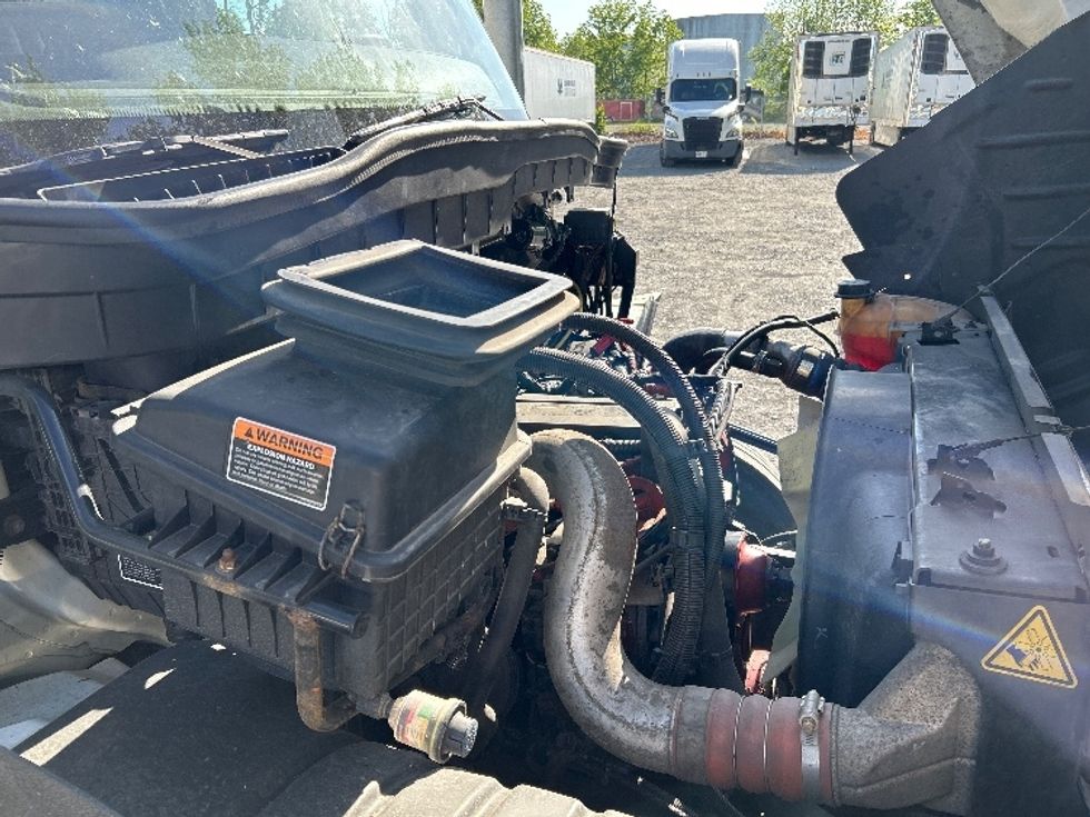 Medium Duty Box Truck-Light and Medium Duty Trucks-International-2020-MV607-Harrisburg-PA-342,455\n\t\tmiles-$ 22,000 - Image 23