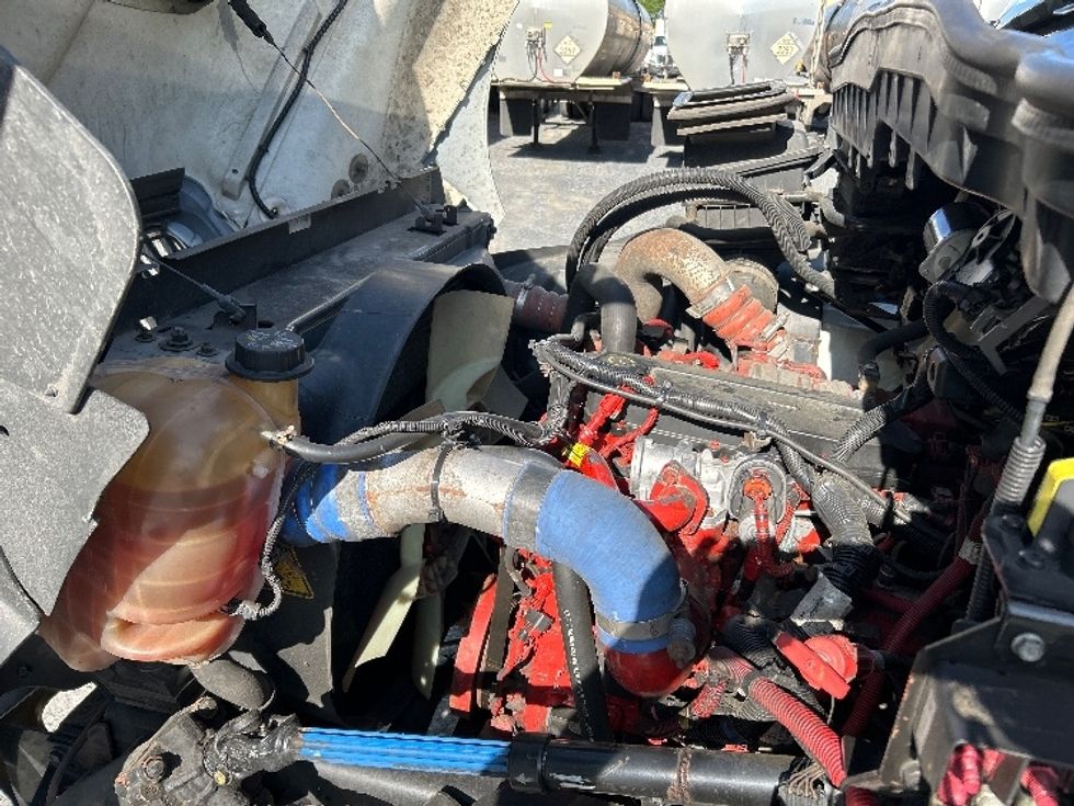 Medium Duty Box Truck-Light and Medium Duty Trucks-International-2020-MV607-Harrisburg-PA-342,455\n\t\tmiles-$ 22,000 - Image 24