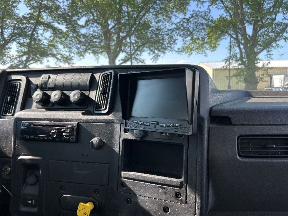 Medium Duty Box Truck-Light and Medium Duty Trucks-International-2020-MV607-Harrisburg-PA-342,455\n\t\tmiles-$ 22,000 - Image 25