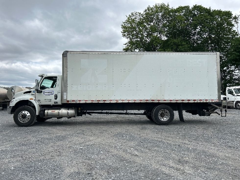 Medium Duty Box Truck-Light and Medium Duty Trucks-International-2020-MV607-Harrisburg-PA-342,455\n\t\tmiles-$ 22,000 - Image 4