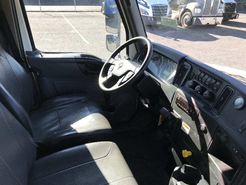 Medium Duty Box Truck-Light and Medium Duty Trucks-International-2020-MV607-Harrisonburg-VA-145,146\n\t\tmiles-$ 57,000 - Image 21