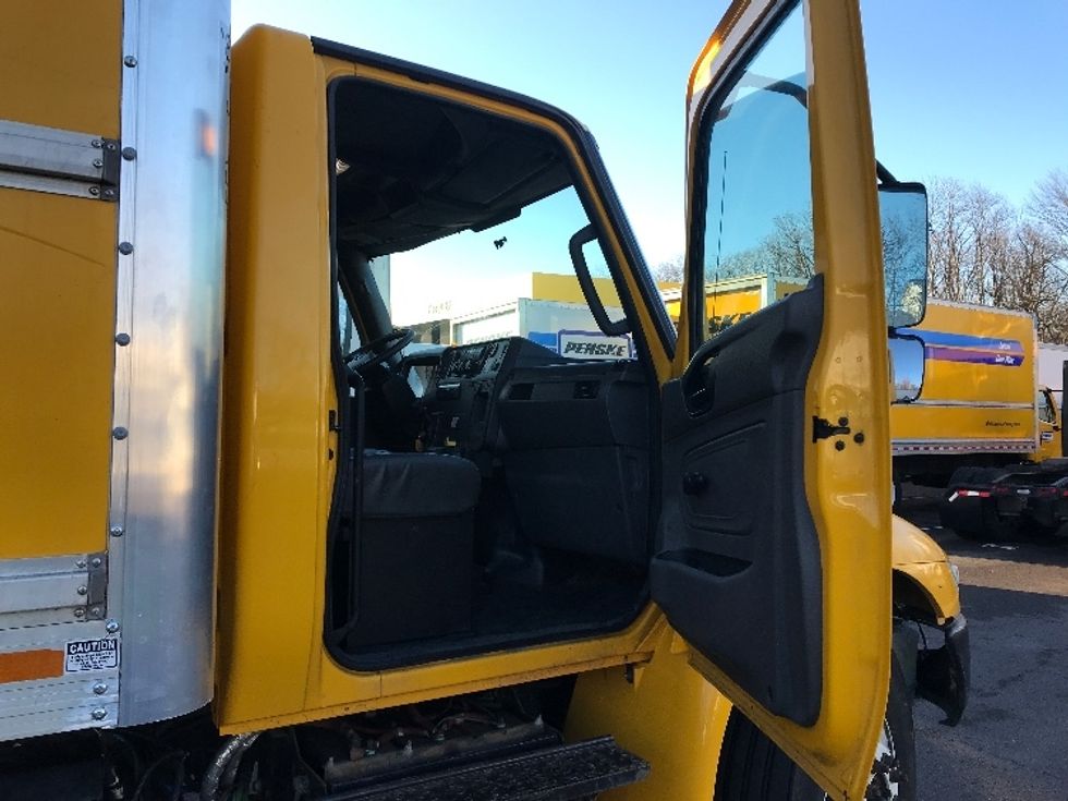 Medium Duty Box Truck-Light and Medium Duty Trucks-International-2020-MV607-Hazleton-PA-219,950\n\t\tmiles-$ 38,000 - Image 20