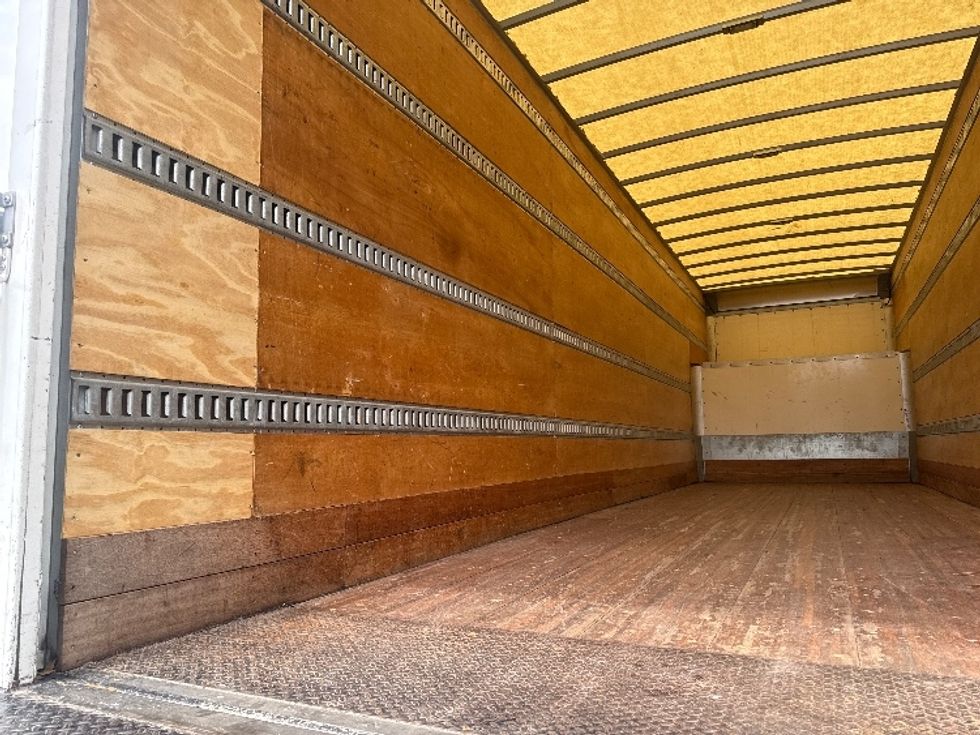 Medium Duty Box Truck-Light and Medium Duty Trucks-International-2020-MV607-Homewood-AL-117,497\n\t\tmiles-$ 55,750 - Image 11