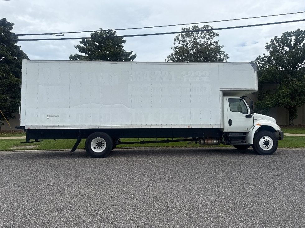 Medium Duty Box Truck-Light and Medium Duty Trucks-International-2020-MV607-Homewood-AL-117,497\n\t\tmiles-$ 55,750 - Image 15