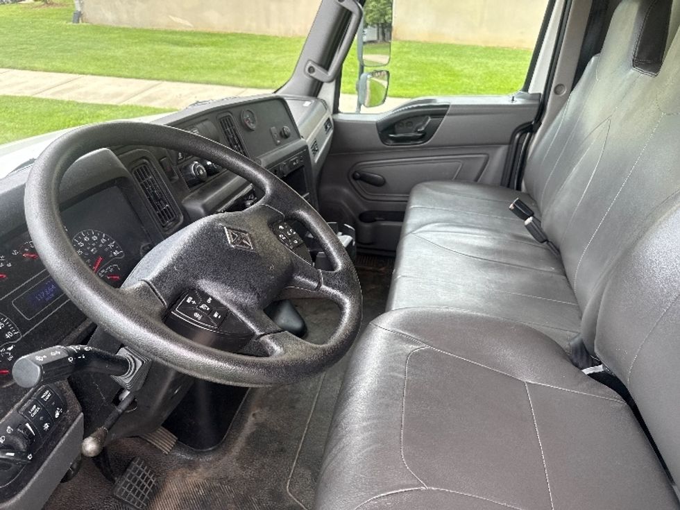 Medium Duty Box Truck-Light and Medium Duty Trucks-International-2020-MV607-Homewood-AL-117,497\n\t\tmiles-$ 55,750 - Image 19