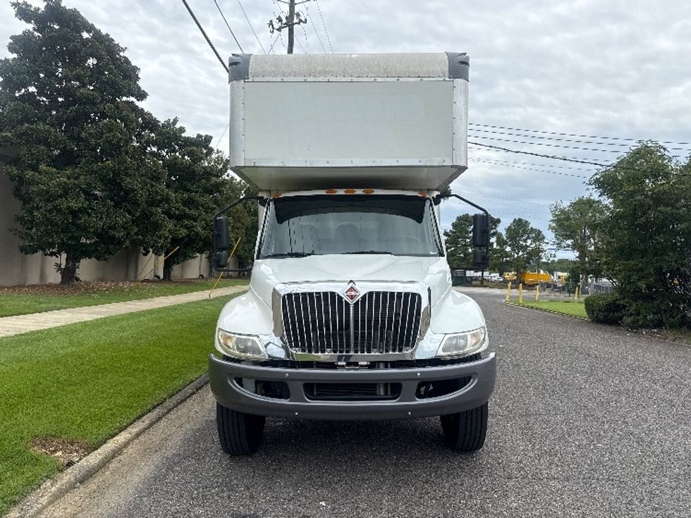 Medium Duty Box Truck-Light and Medium Duty Trucks-International-2020-MV607-Homewood-AL-117,497\n\t\tmiles-$ 55,750 - Image 2