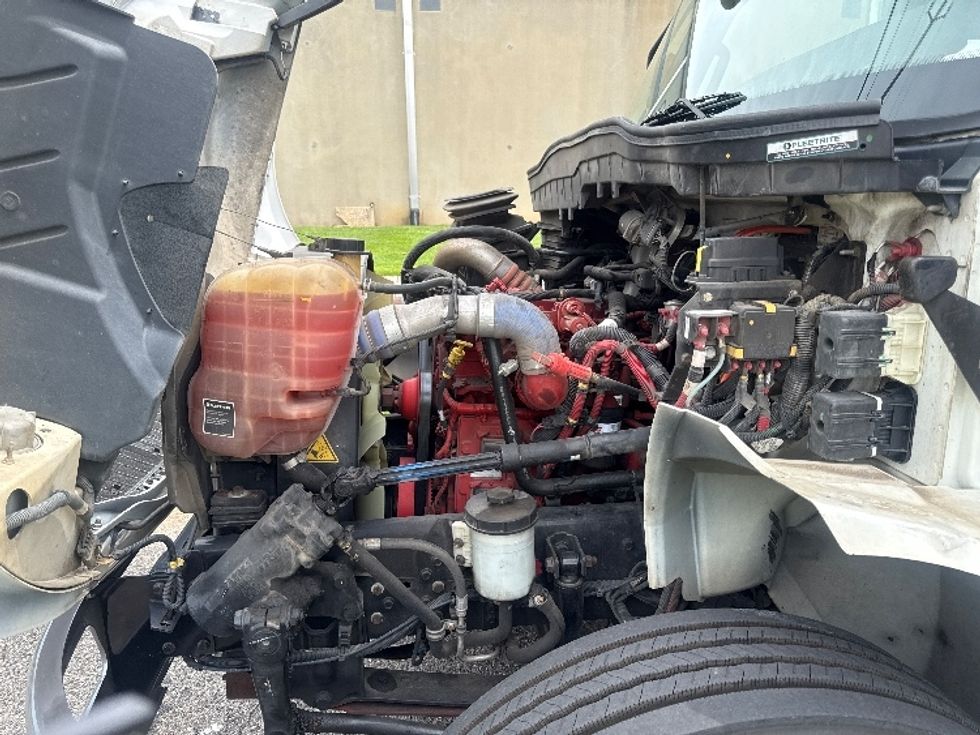 Medium Duty Box Truck-Light and Medium Duty Trucks-International-2020-MV607-Homewood-AL-117,497\n\t\tmiles-$ 55,750 - Image 24