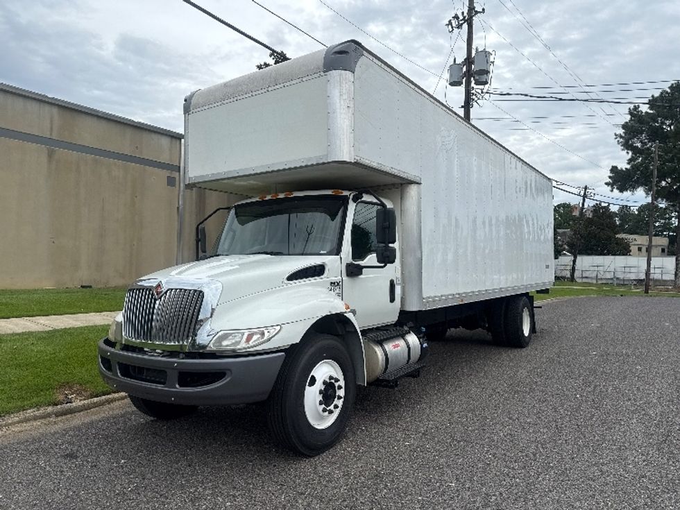 Medium Duty Box Truck-Light and Medium Duty Trucks-International-2020-MV607-Homewood-AL-117,497\n\t\tmiles-$ 55,750 - Image 3