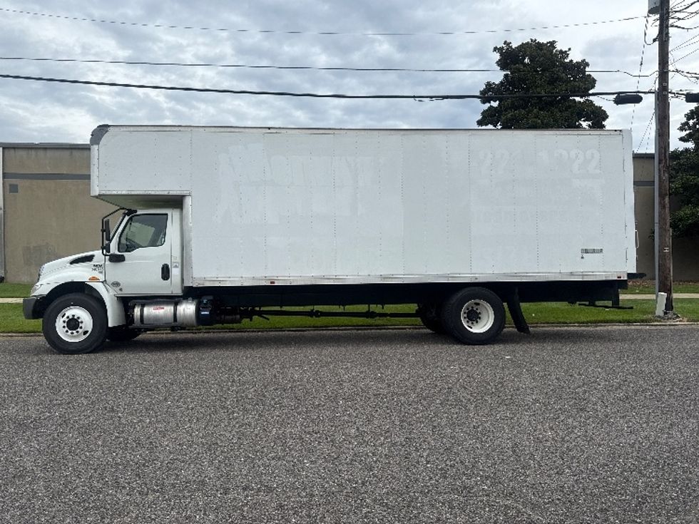 Medium Duty Box Truck-Light and Medium Duty Trucks-International-2020-MV607-Homewood-AL-117,497\n\t\tmiles-$ 55,750 - Image 4