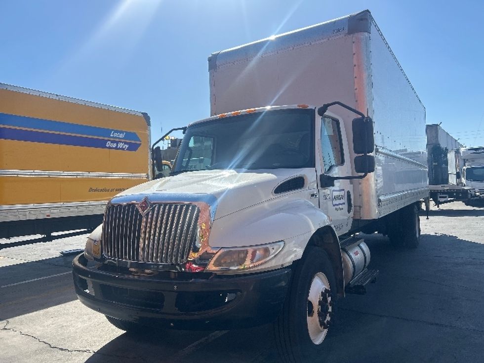 Medium Duty Box Truck-Light and Medium Duty Trucks-International-2020-MV607-Homewood-AL-181,557\n\t\tmiles-$ 54,000 - Image 1