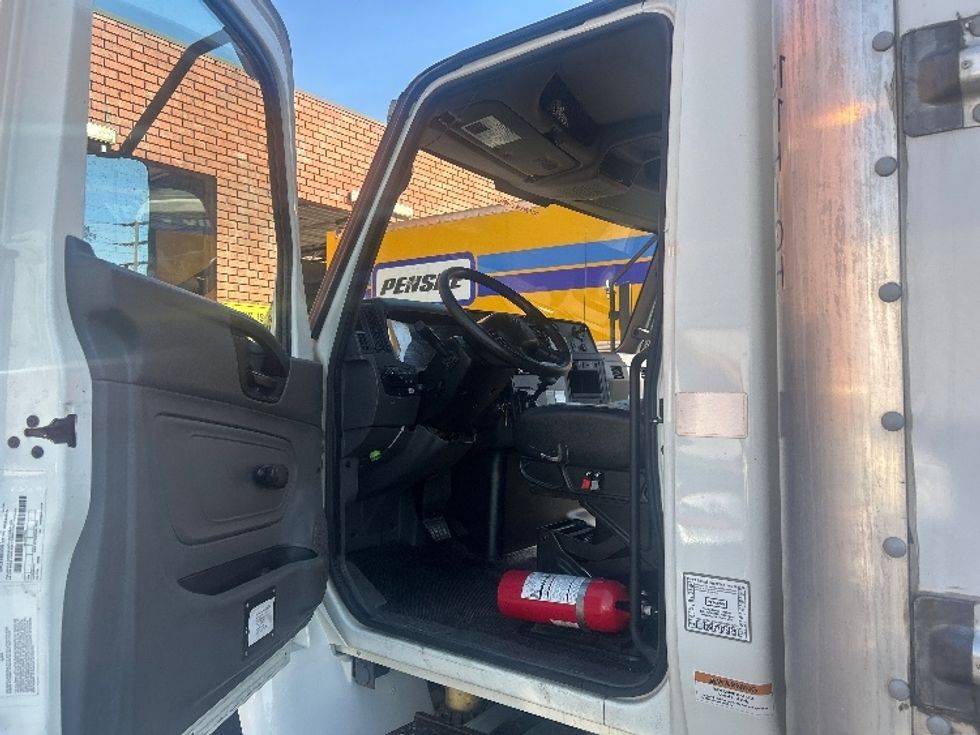 Medium Duty Box Truck-Light and Medium Duty Trucks-International-2020-MV607-Homewood-AL-181,557\n\t\tmiles-$ 54,000 - Image 17
